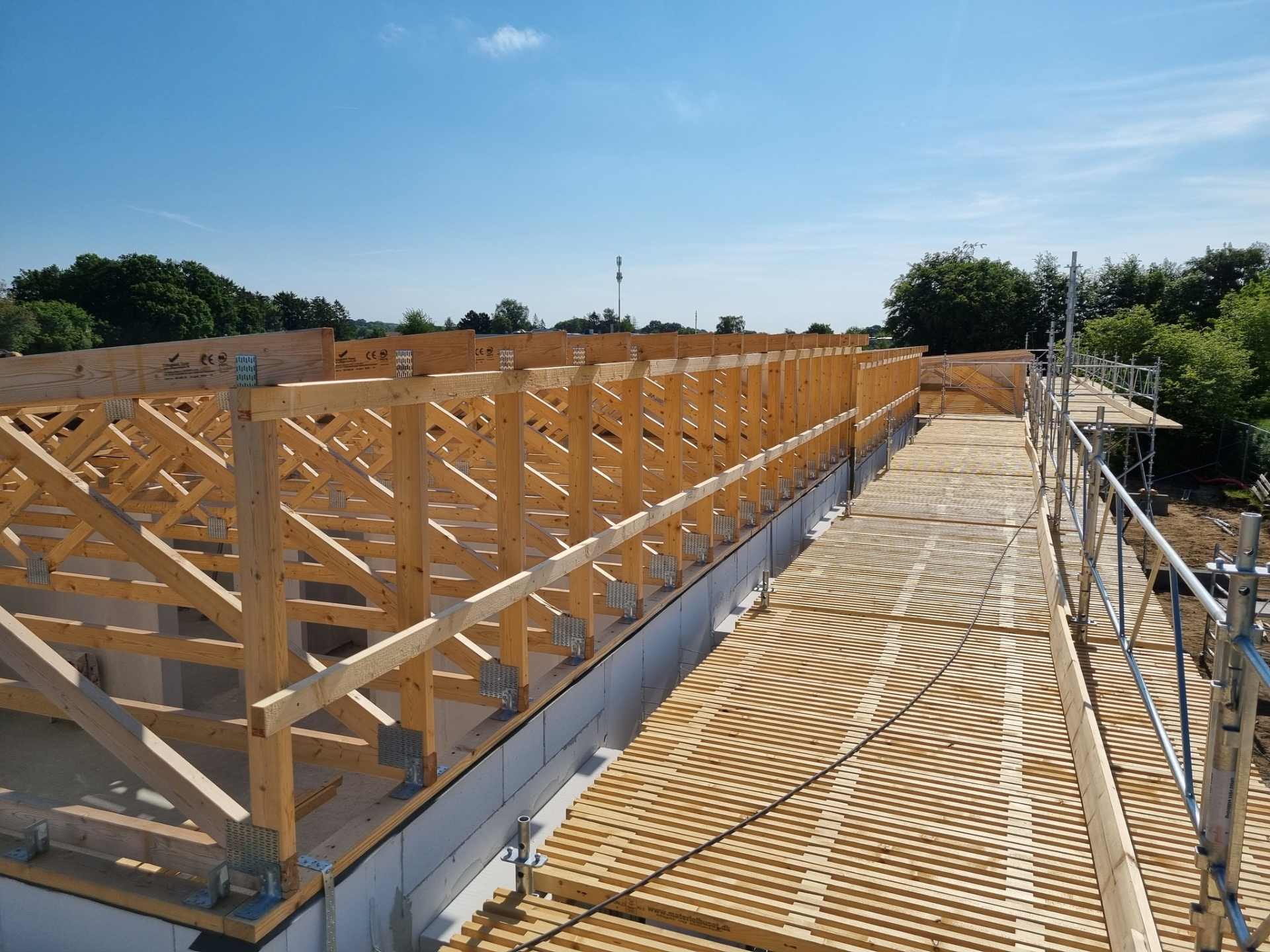 Tømrer til erhverv. Udfyld formularen. 